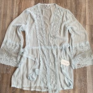 In BLOOM By Jonquil Sheer CHIFFON Robe M BABY BLUE Delicate FLORAL Lace Elegant